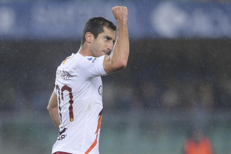 Mkhitaryan esulta per il gol contro il Verona, di LaPresse