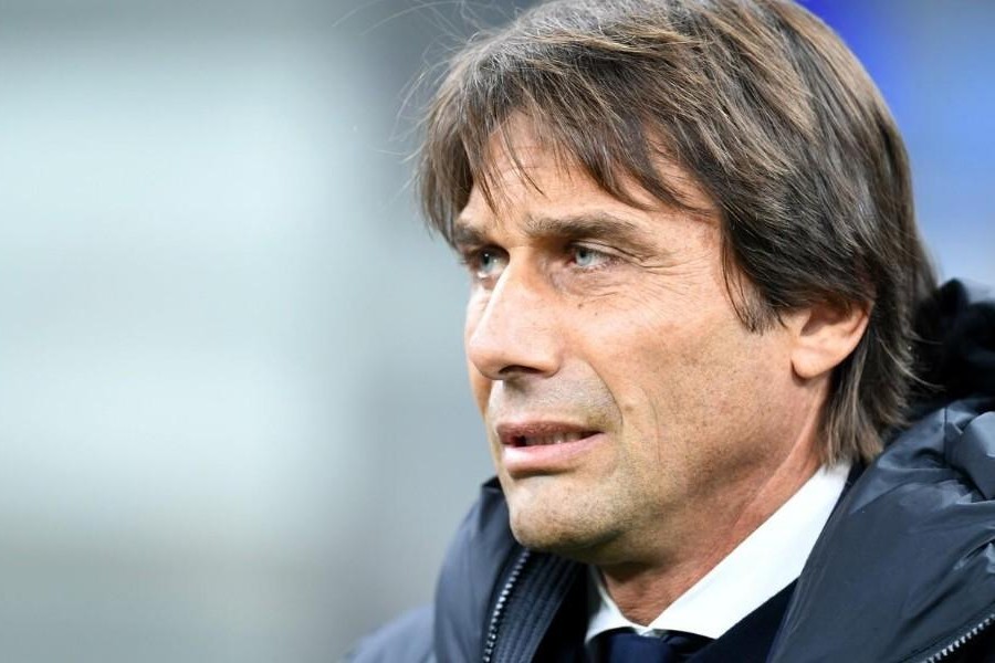 Antonio Conte alla vigilia del big match, di LaPresse