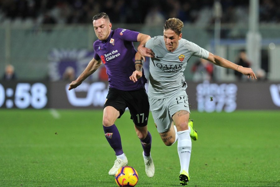 Veretout e Zaniolo da avversari durante Fiorentina-Roma della scorsa stagione, di LaPresse
