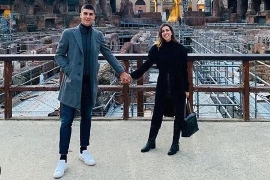 Gianluca Mancini e la futura moglie Elisa al Colosseo
