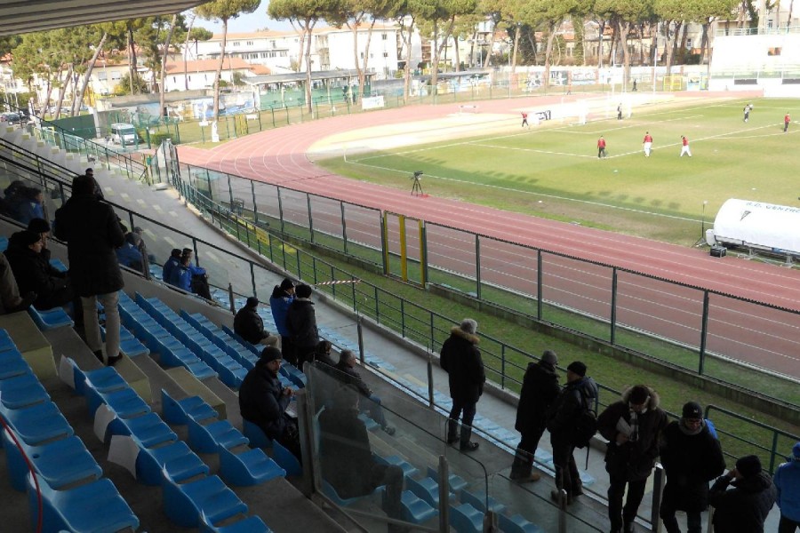 Lo Stadio dei Pini durante il Torneo di Viareggio