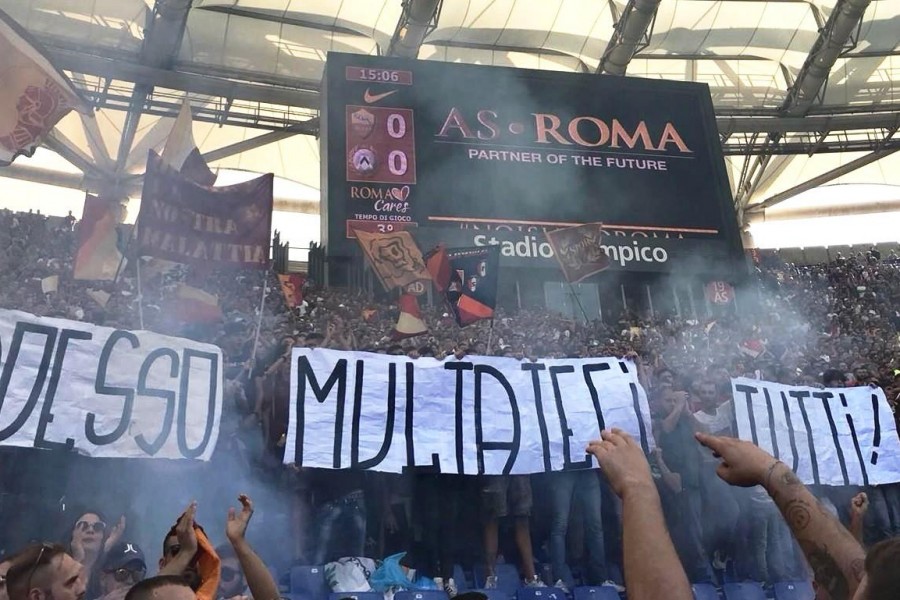La protesta contro le multe durante lo scorso Roma-Udinese a settembre