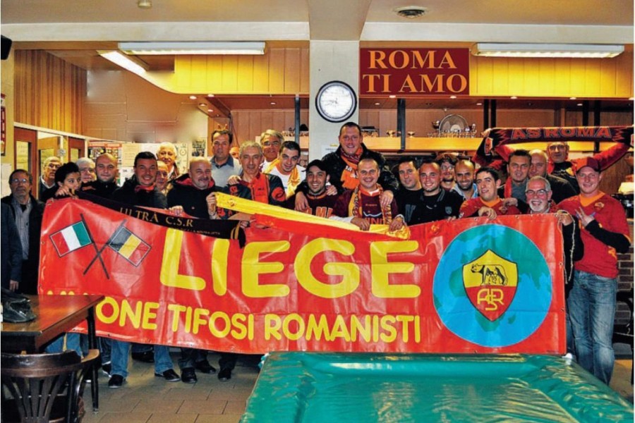 Il Roma Club Liegi nel locale dove seguono le partite dei giallorossi