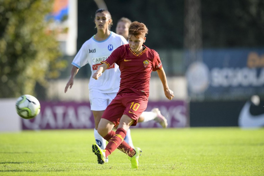 Manuela Giugliano in campo al Tre Fontane, di LaPresse