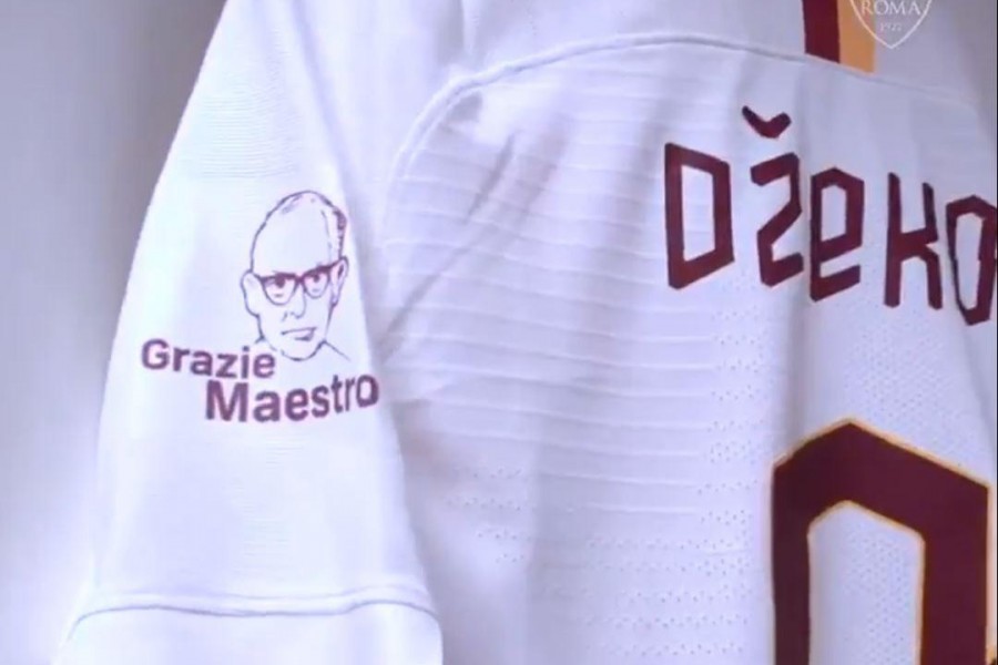 La speciale maglia che indosseranno i giocatori della Roma contro il Parma