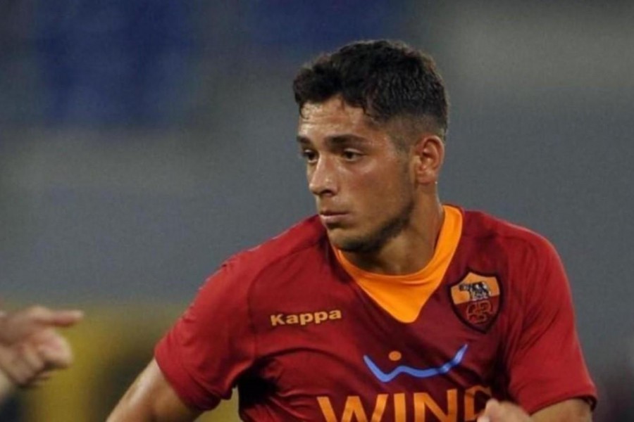 Gianluca Caprari con la maglia della Roma, di LaPresse