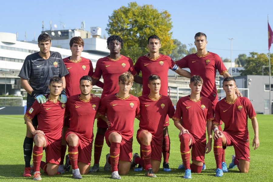 La Roma Primavera prima di una partita della stagione 2019/2020, di LaPresse