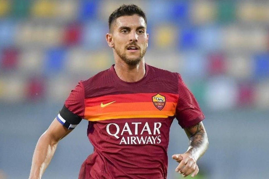 Lorenzo Pellegrini con la fascia di capitano, di LaPresse