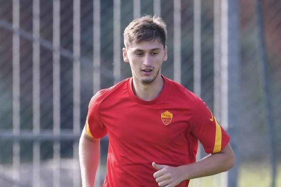 Kumbulla durante un allenamento a Trigoria, di LaPresse