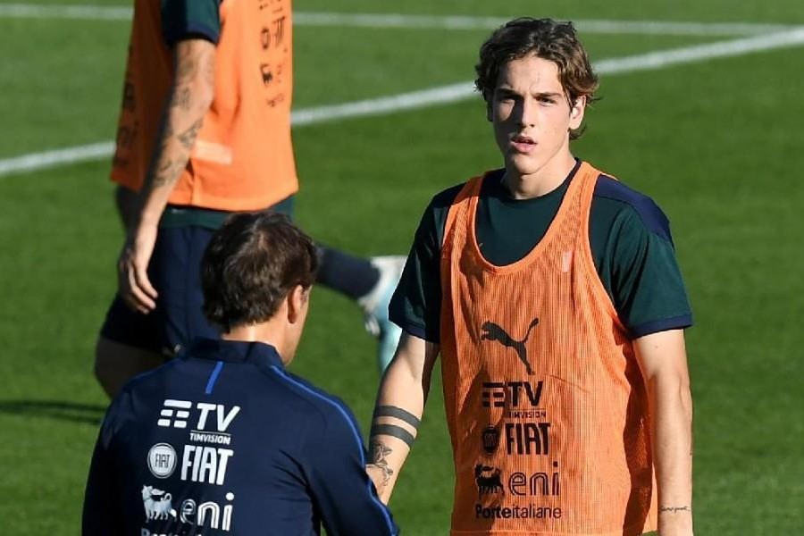 Roberto Mancini e Nicolò Zaniolo durante un allenamento dell'Italia, di LaPresse