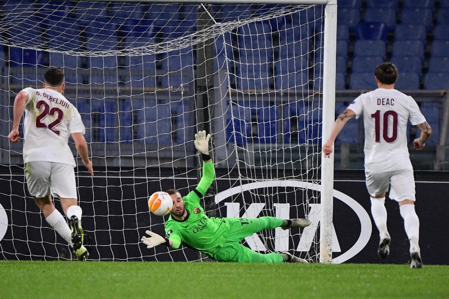 Pau Lopez contro il Cluj, di LaPresse