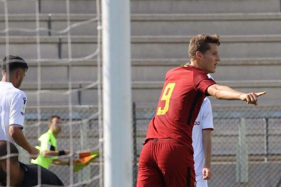 L'esultanza di Zan Celar dopo il gol del 2-0 al Bologna (Foto Mancini)