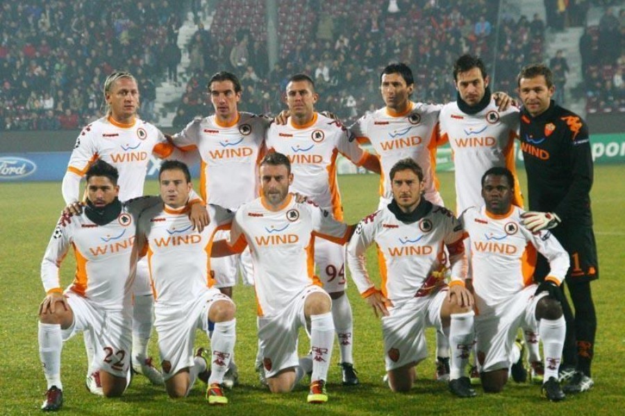 La formazione della Roma scesa in campo l'8 dicembre 2010