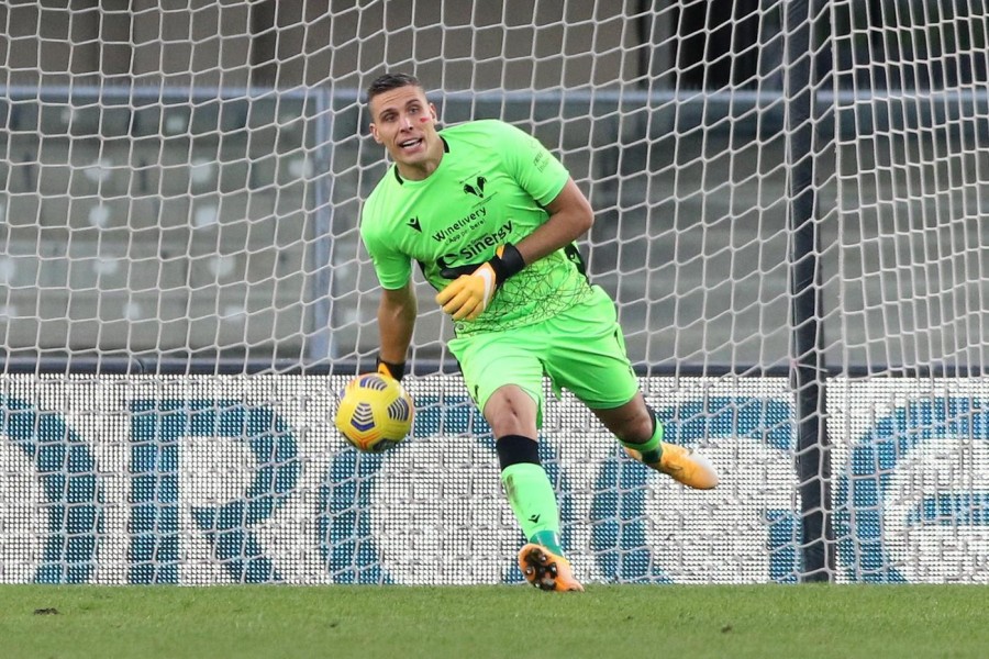 Marco Silvestri con la maglia dell'Hellas Verona