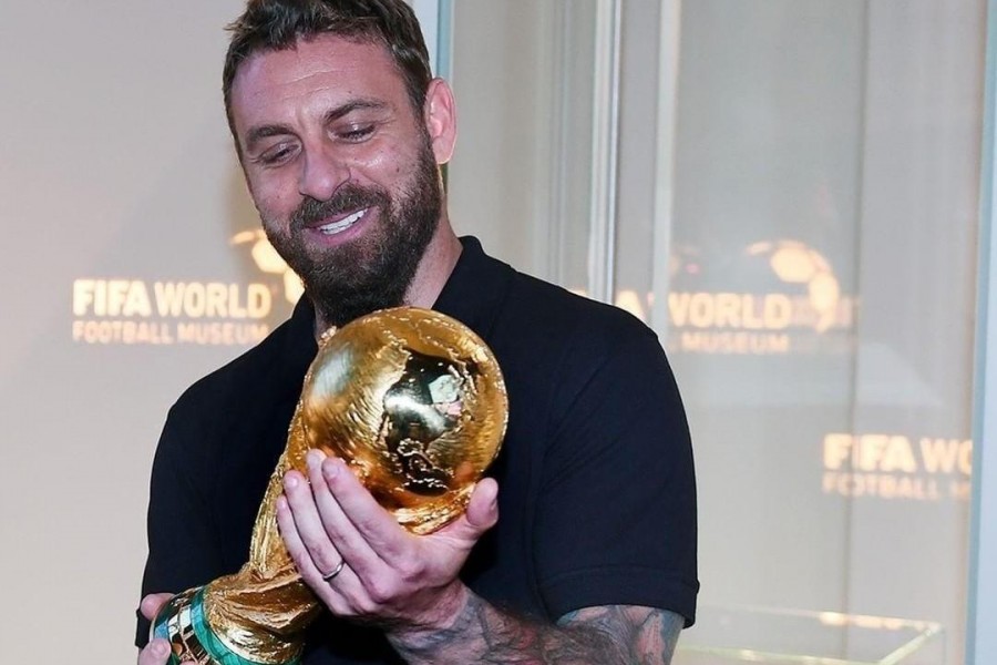 Daniele De Rossi al museo della Fifa di Zurigo