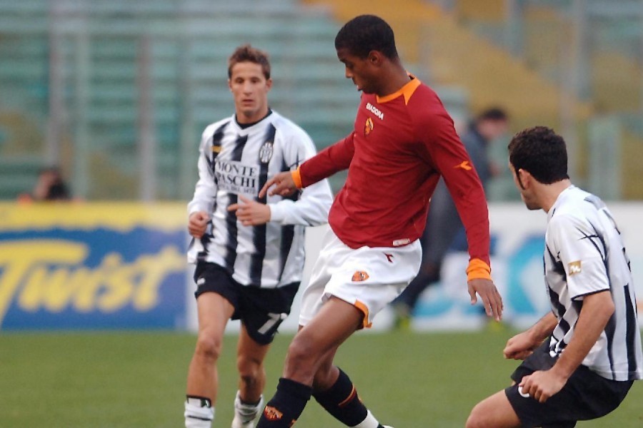 Ricardo Faty in azione contro il Siena nel 2007