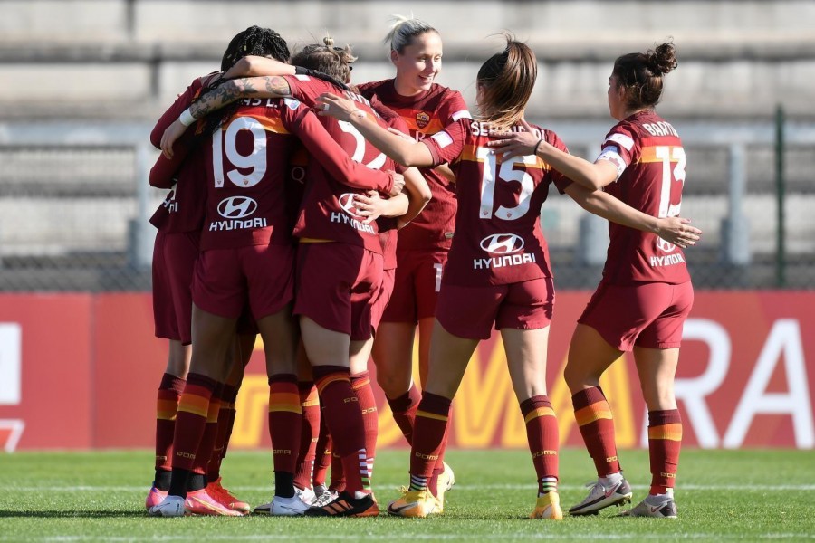 La ragazze della Roma Femminile esulta dopo un gol contro la Florentia, di LaPresse