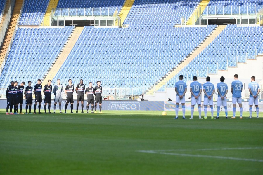 Minuto di raccoglimento in Lazio-Sampdoria, di LaPresse