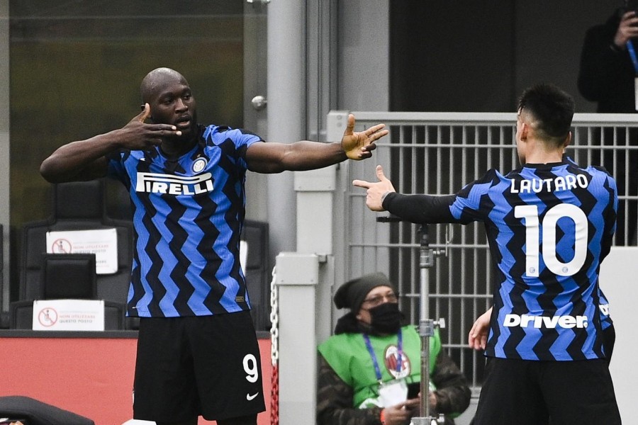 Lukaku e Lautaro durante Milan-Inter, di LaPresse