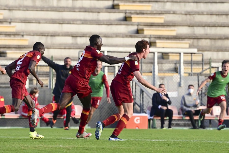 Ndiayè e Tall festeggiano capitan Tripi per il gol del 2-1 al 90' contro l’Empoli, nella gara giocata lunedì scorso al Tre Fontane (finale 3-1: troverà il gol anche Bamba al 97'), di LaPresse