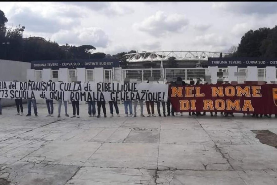 Striscione Curva Sud