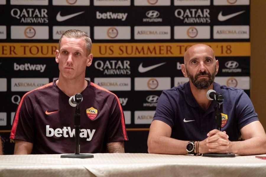 Olsen e Monchi in conferenza a Boston, di LaPresse