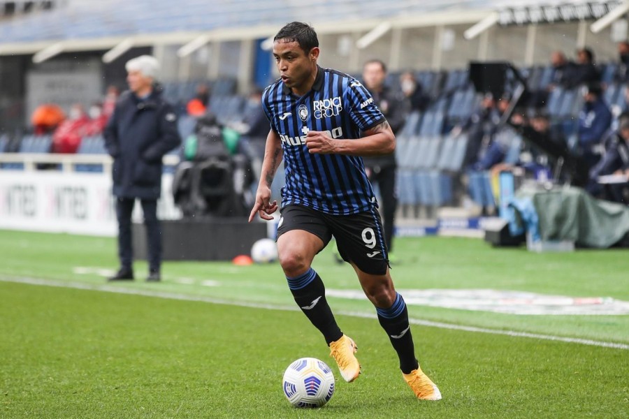 Luis Muriel in azione durante Atalanta-Juventus, di LaPresse