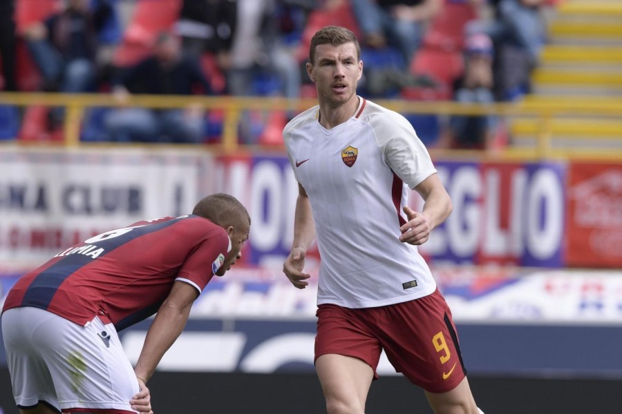 Edin Dzeko, lo scorso anno in gol contro il Bologna al Dall'Ara, di LaPresse