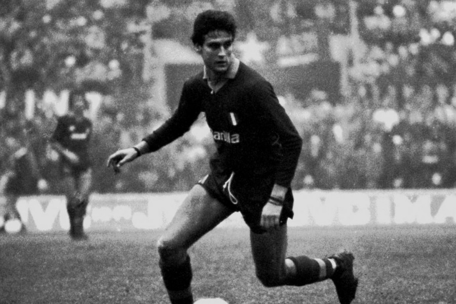 Ubaldo Righetti in campo con la maglia della Roma, di LaPresse