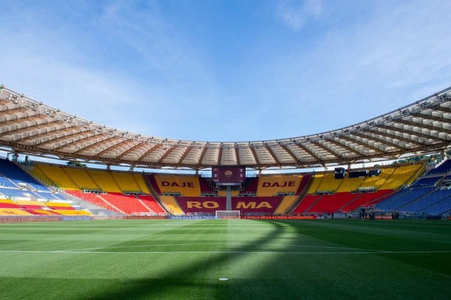 La coreografia preparata dalla Roma in Curva Sud, di LaPresse