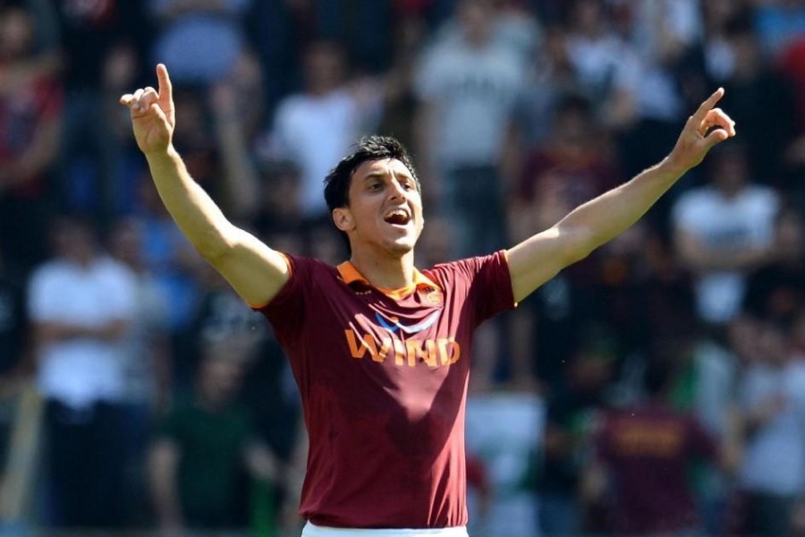 Nicolas Burdisso con la maglia della Roma, di LaPresse