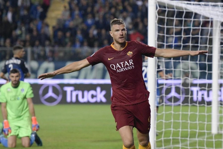 Edin Dzeko esulta dopo il gol di Empoli, di LaPresse