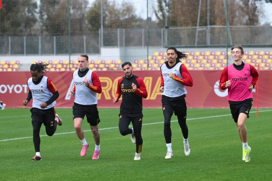 Sanches, Karsdorp, Aouar, Smalling e Huijsen