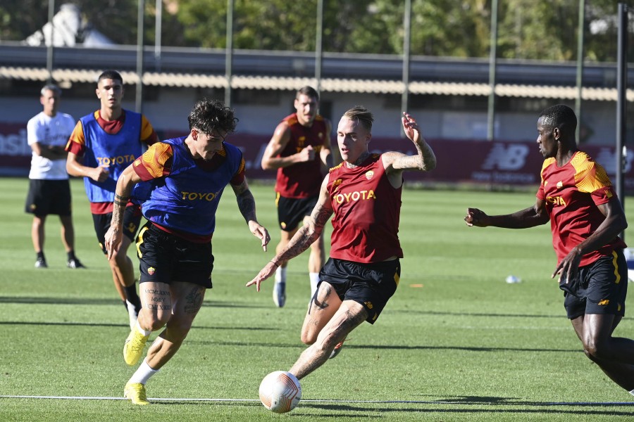 Karsdorp e Zaniolo (As Roma via Getty Images)