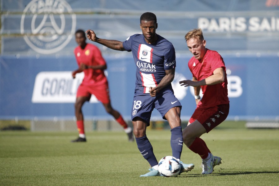 Wijnaldum playing with Psg