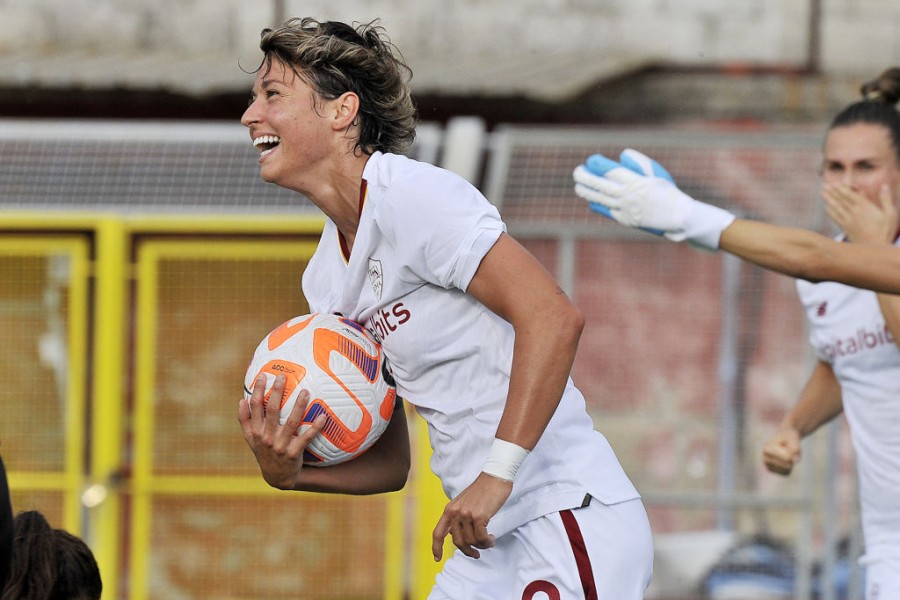 Valentina Giacinti durante una partita della Roma Femminile