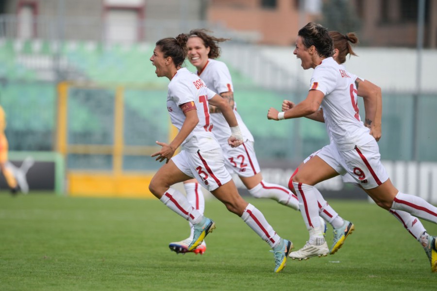 Le giallorosse dopo un gol segnato in campionato