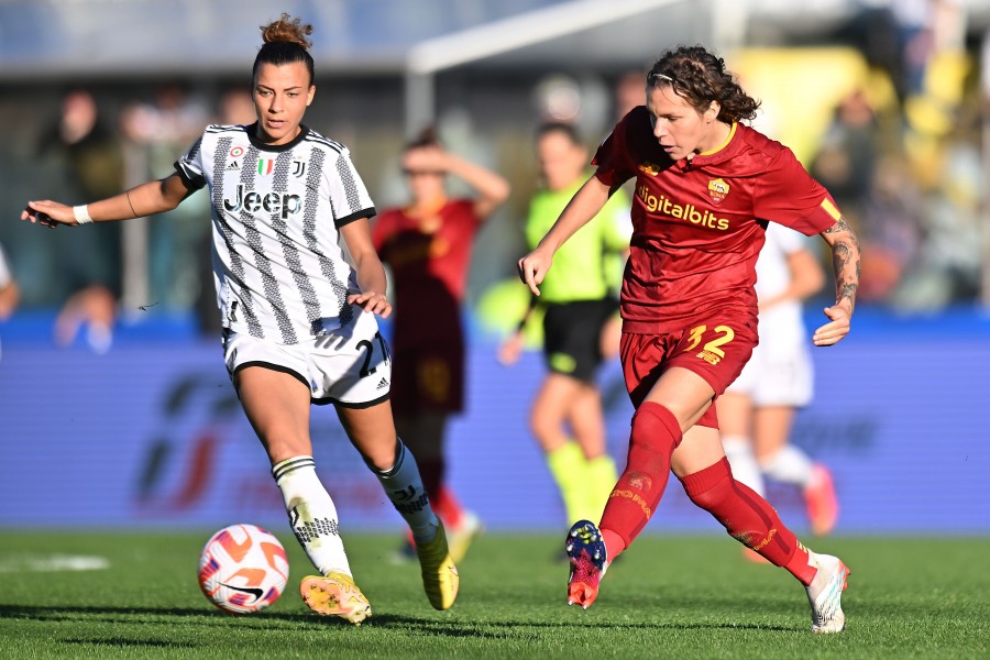 Elena Linari contro la Juventus in Supercoppa