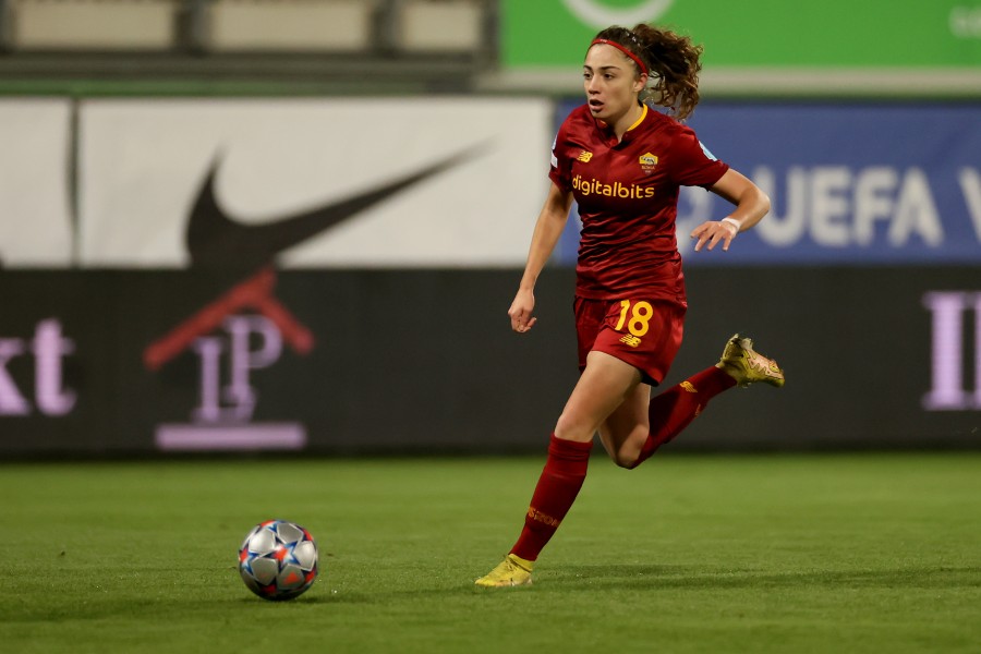 Benedetta Glionna con la maglia della Roma 