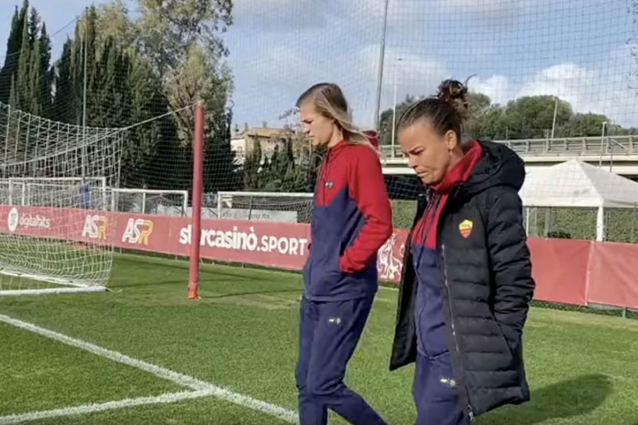 L'arrivo della Roma Femminile al Tre Fontane