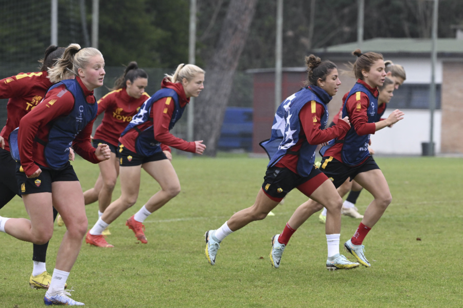 La Roma Femminile durante un allenamento