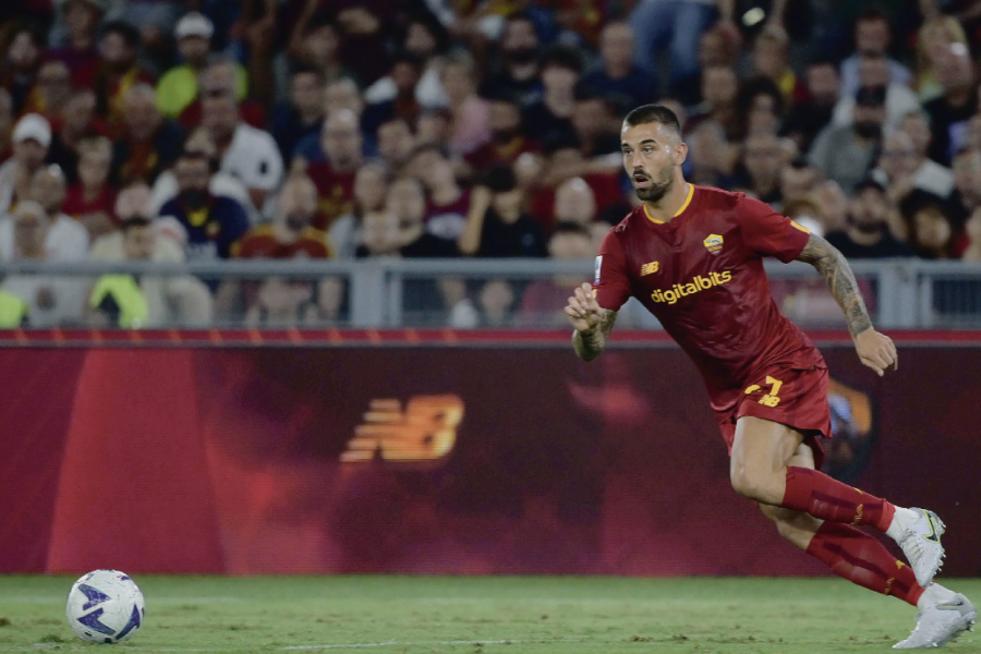 Spinazzola in campo con la maglia della Roma