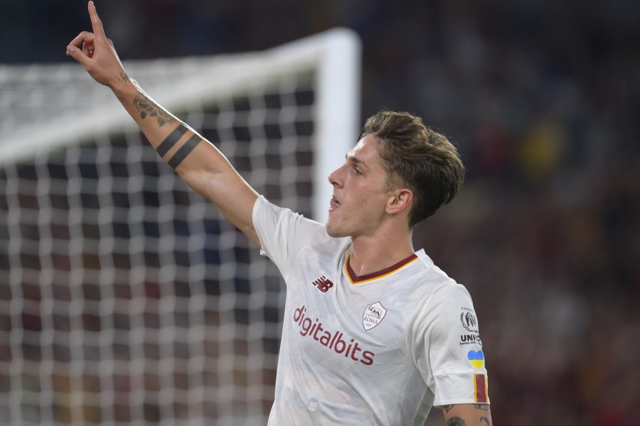 Zaniolo esulta dopo il gol allo Shakhtar