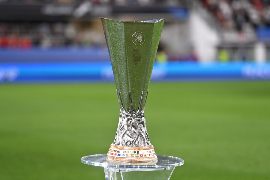 Una foto del trofeo dell'Europa League