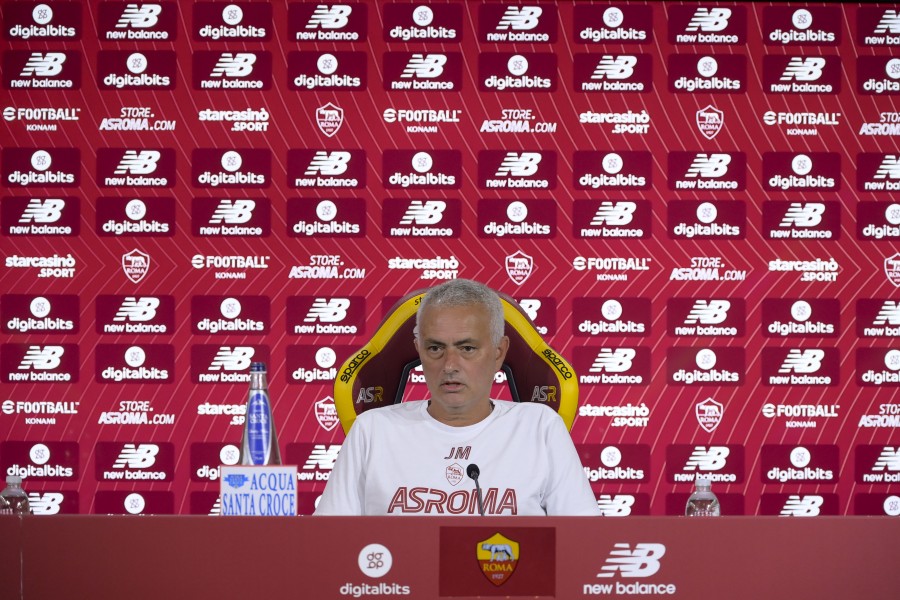 José Mourinho in conferenza stampa