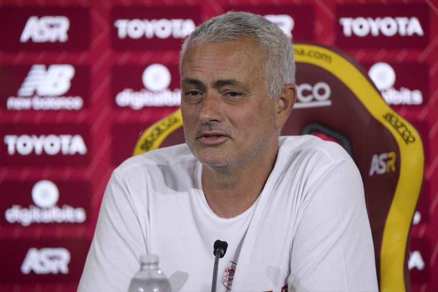 José Mourinho, allenatore della Roma, in conferenza stampa