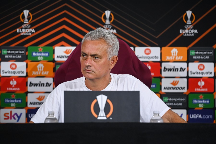 Mourinho in conferenza stampa