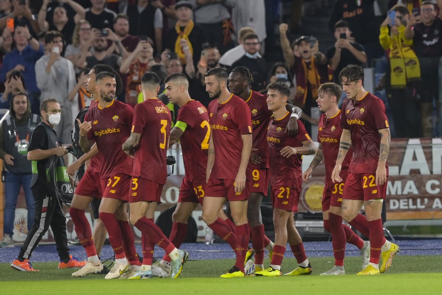 La Roma dopo il gol di Dybala