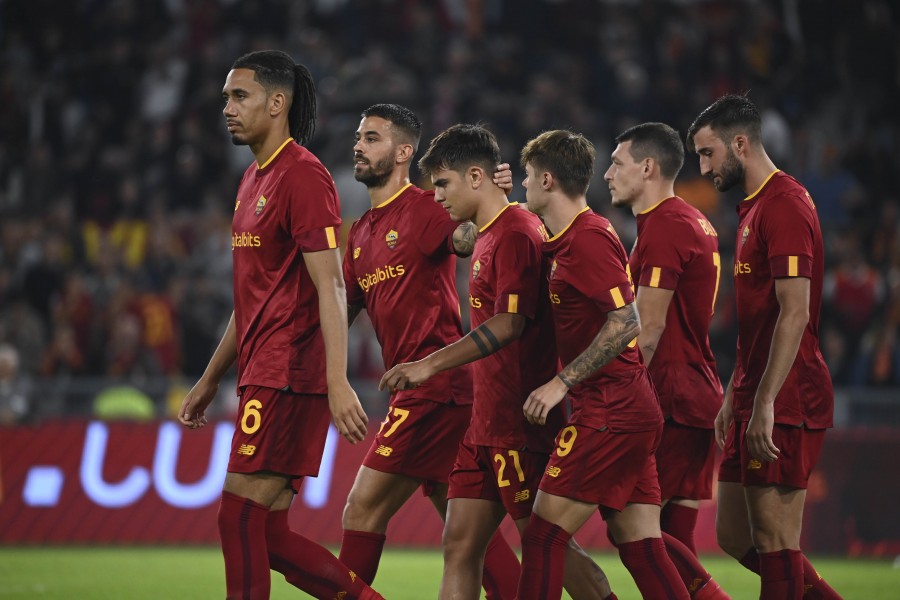 La squadra esulta dopo il gol di Dybala contro il Lecce