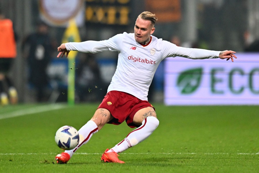 Rick Karsdorp con la maglia della Roma